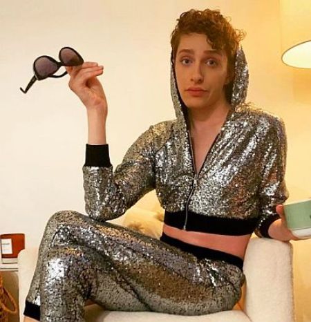 Dino Petrera made his come back in the second season of Never Have I Ever as Jonah Sharpe in 2021. How old is Petrera as of now? Know his age, birthday!